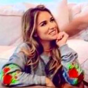 OVERSIZED ROSE EMBROIDERED SWEATSHIRT